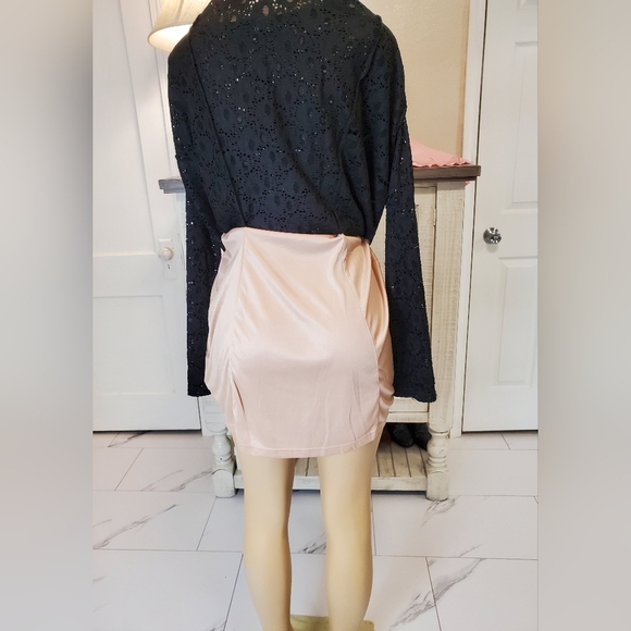 Alya Black Long Sleeve Lace Dress - Picture 5 of 10